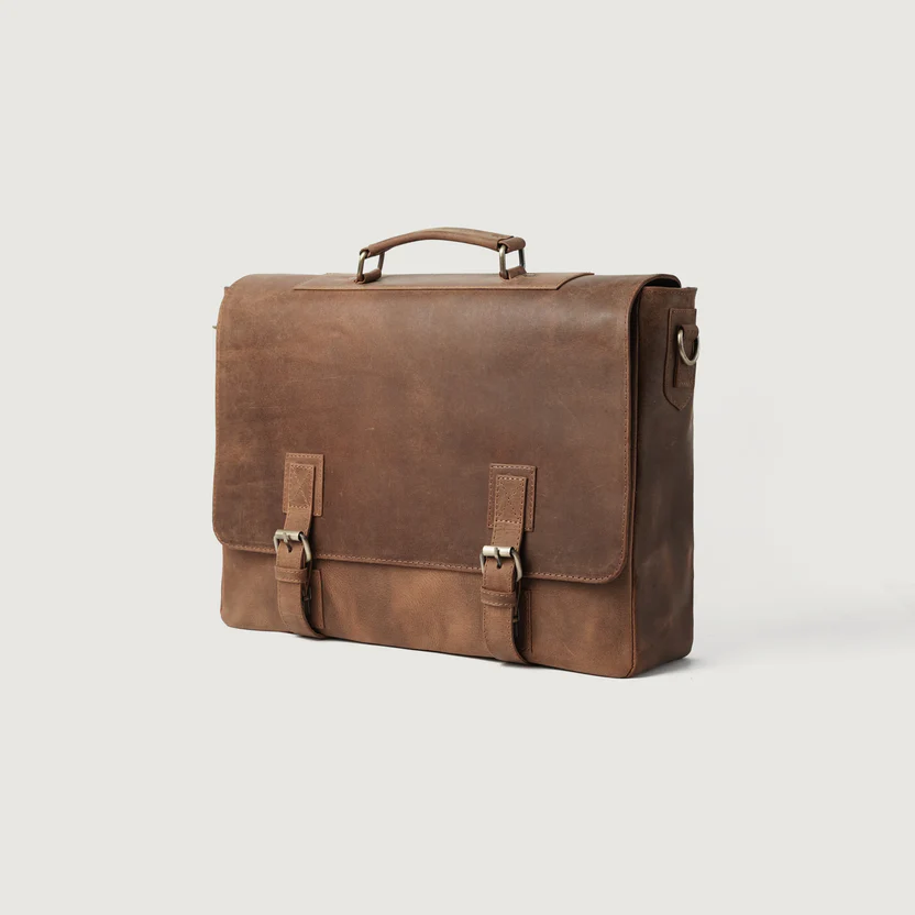 Vintage Tan Leather Messenger Bag with Classic Carry Design